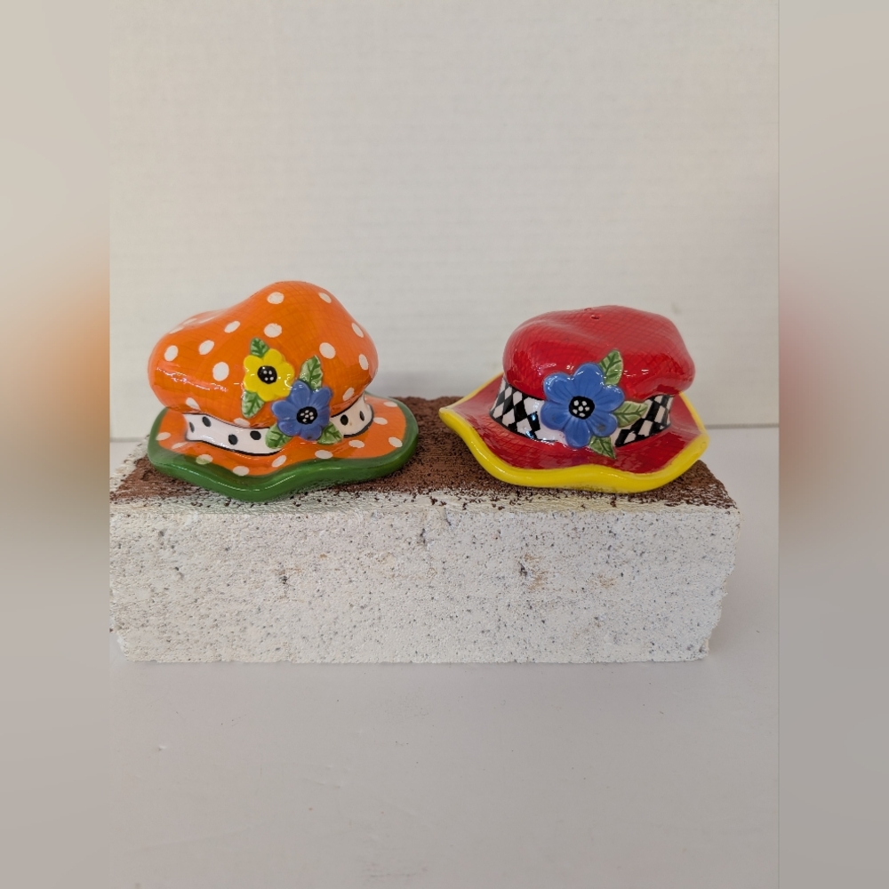 Hat Salt And Pepper Shakers